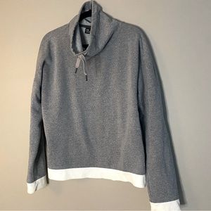 Under armour large woman’s sweat top